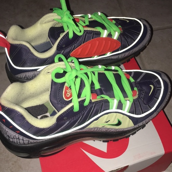 Nike, Junior sneakers, size 7 - Picture 2 of 5